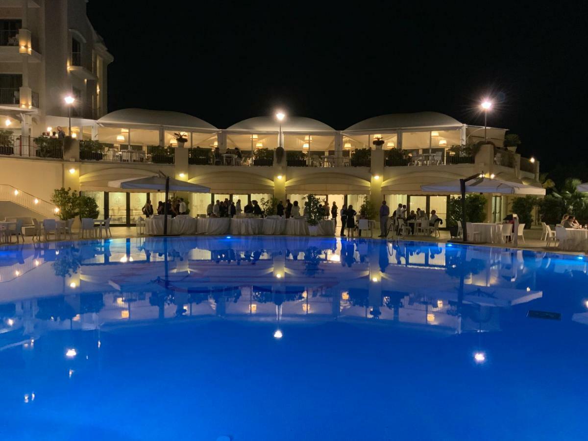 Grand Hotel Balestrieri Торре-Мелісса Екстер'єр фото