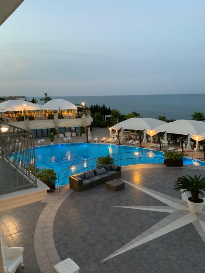 Grand Hotel Balestrieri Торре-Мелісса Екстер'єр фото