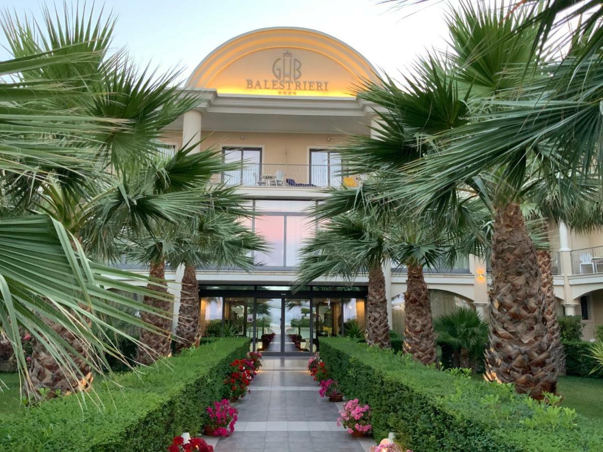 Grand Hotel Balestrieri Торре-Мелісса Екстер'єр фото