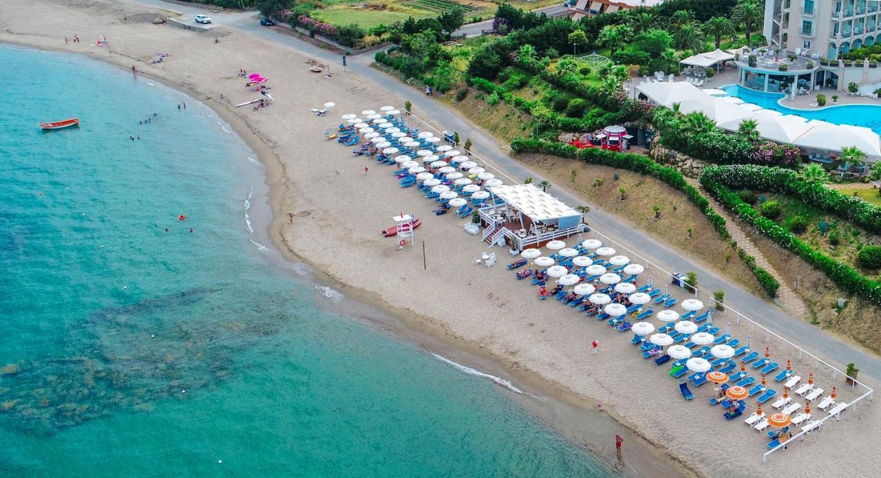 Grand Hotel Balestrieri Торре-Мелісса Екстер'єр фото